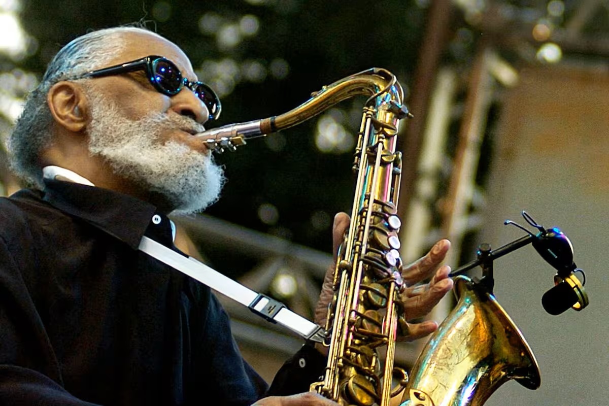 Murió Sonny Rollins, saxofonista y genio incansable del jazz, a los 95 años